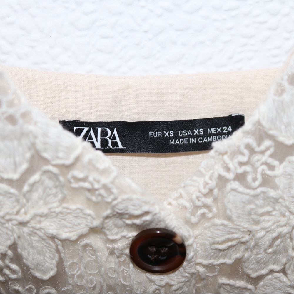 Zara Lace pattern top - Picture 7 of 7
